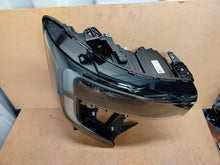 Load image into Gallery viewer, Frontscheinwerfer Renault Master 260106174R Rechts Scheinwerfer Headlight SCH2479314941xu