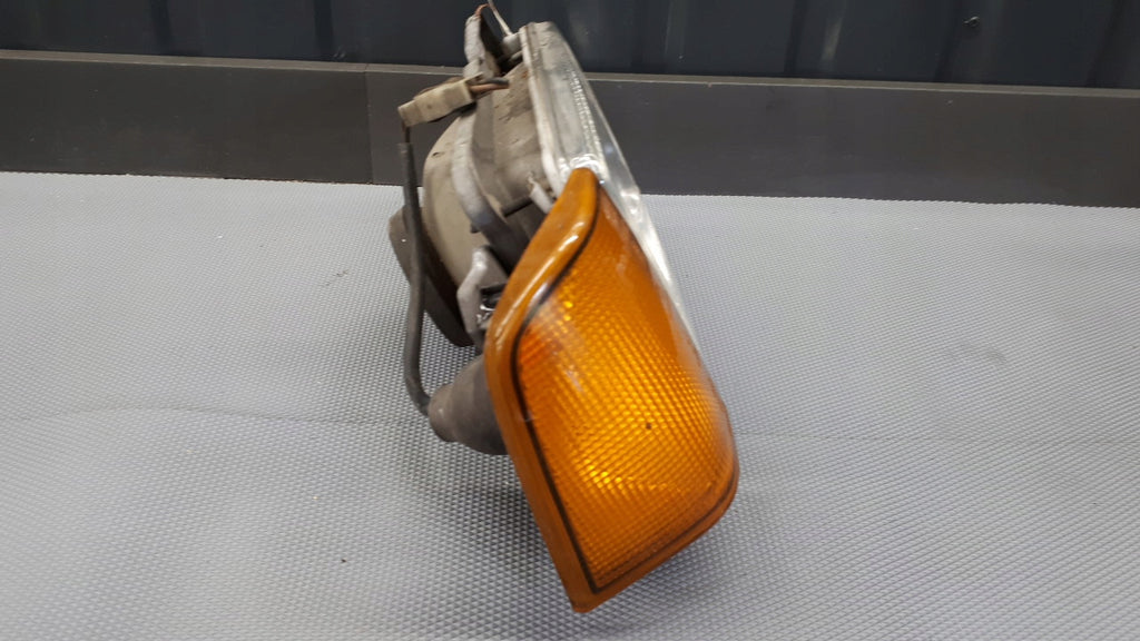 Frontscheinwerfer VW Jetta I 302-122932 Rechts Scheinwerfer Headlight SCH9545527319dp