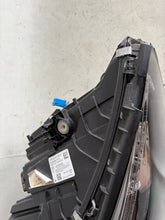 Laden Sie das Bild in den Galerie-Viewer, Frontscheinwerfer Mercedes-Benz W206 A2069065404 LED Rechts Headlight SCH3355751826sz
