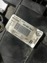 Laden Sie das Bild in den Galerie-Viewer, Frontscheinwerfer VW Passat 3C0941754G Rechts Scheinwerfer Headlight SCH1527681758so