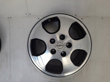 Laden Sie das Bild in den Galerie-Viewer, 4x Alufelge 15 Zoll 6.0&quot; 5x110 49ET Glanz Schwarz 60505 Opel Rim Wheel