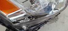 Laden Sie das Bild in den Galerie-Viewer, Frontscheinwerfer Mitsubishi Outlander II 8301C4-12 Xenon Rechts Headlight