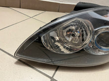 Load image into Gallery viewer, Frontscheinwerfer Hyundai I30 92101-2R000 Links Scheinwerfer Headlight