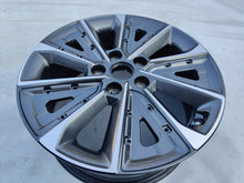 Load image into Gallery viewer, 1x Alufelge 17 Zoll 7.0" 5x114.3 50ET Glanz Graphit 52910-J2000 Kia Soul Mg FEL3521028395qv