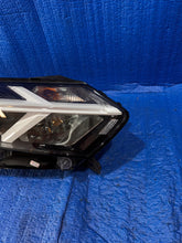 Laden Sie das Bild in den Galerie-Viewer, Frontscheinwerfer Dacia Sandero III 260107978R LED Rechts Scheinwerfer Headlight