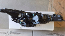 Laden Sie das Bild in den Galerie-Viewer, Frontscheinwerfer Toyota Corolla SP81150-02X10 Links Scheinwerfer Headlight SCH4948029344ob