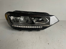 Laden Sie das Bild in den Galerie-Viewer, Frontscheinwerfer VW Van III Touran 5TB941036B LED Rechts Scheinwerfer Headlight