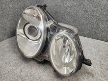 Load image into Gallery viewer, Frontscheinwerfer Mercedes-Benz W211 Xenon FALSE Scheinwerfer Headlight SCH2822575872gw