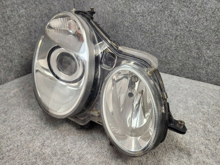Frontscheinwerfer Mercedes-Benz W211 Xenon Rechts Scheinwerfer Headlight SCH2822575872gw