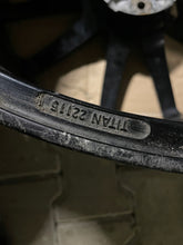 Laden Sie das Bild in den Galerie-Viewer, 1x Alufelge 22 Zoll 11.5&quot; 5x130 22115 Rim Wheel