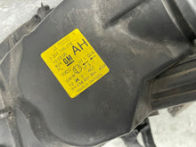 Laden Sie das Bild in den Galerie-Viewer, Frontscheinwerfer Opel Zafira A Xenon Rechts Scheinwerfer Headlight