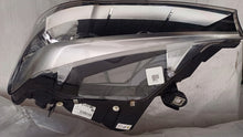 Laden Sie das Bild in den Galerie-Viewer, Frontscheinwerfer BMW F26 F25 740001704 Xenon FALSE Scheinwerfer Headlight SCH2781534846jc