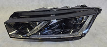 Laden Sie das Bild in den Galerie-Viewer, Frontscheinwerfer Skoda Octavia IV 5E4941015A LED Links Scheinwerfer Headlight SCH8203046262ws
