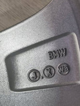 Load image into Gallery viewer, 1x Alufelge 17 Zoll 5x120 6797518 BMW 1 E88 E82 Rim Wheel FEL8800867919ix