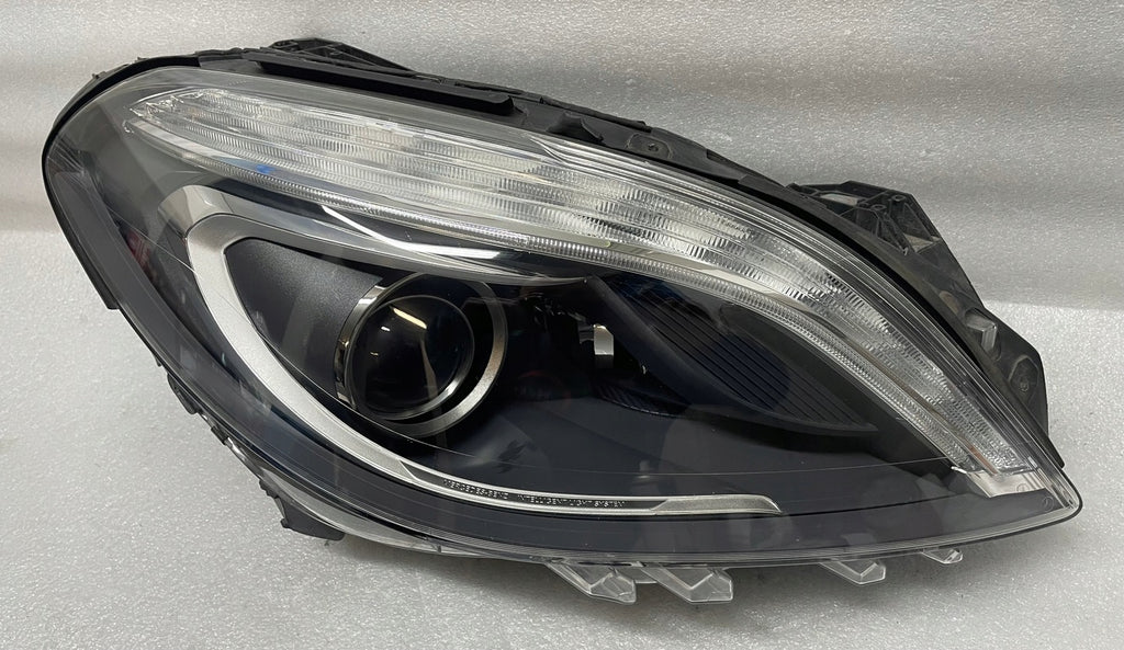 Frontscheinwerfer Mercedes-Benz W246 A2468200861 Xenon Rechts Headlight