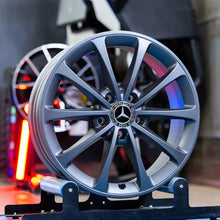 Load image into Gallery viewer, 4x Alufelge 17 Zoll 6.5" 5x112 44ET Glanz Silber A1774010300 Mercedes-Benz Vito FEL6500293826jf