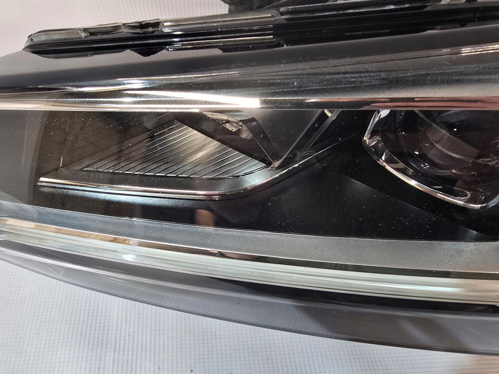 Frontscheinwerfer Audi Q2 81A941033 90083596 Links Scheinwerfer Headlight SCH8963702902wh