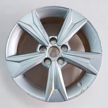 Laden Sie das Bild in den Galerie-Viewer, 1x Alufelge 17 Zoll 6.5&quot; 5x114.3 45ET PW457-10001 Toyota Auris Rim Wheel