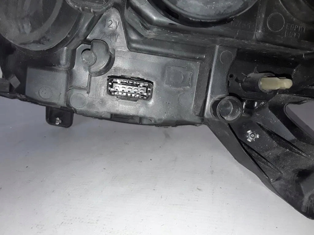 Frontscheinwerfer Renault Clio III 8200892495 Rechts Scheinwerfer Headlight SCH7968988338bo
