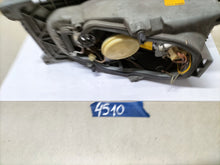 Laden Sie das Bild in den Galerie-Viewer, Frontscheinwerfer Mercedes-Benz 123 Rechts Scheinwerfer Headlight SCH1332348319dr