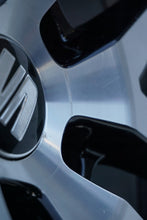 Load image into Gallery viewer, 4x Alufelge 19 Zoll 8.0" 5x112 45ET Glanz Schwarz 575601025 Seat Rim Wheel FEL2179443411ev