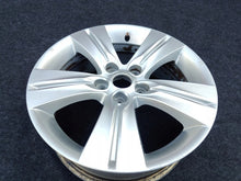 Load image into Gallery viewer, 1x Alufelge 17 Zoll 6.5" 5x114.3 35ET Glanz Silber 52910-3U200 Kia Sportage FEL1144282739md