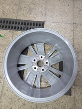 Load image into Gallery viewer, 1x Alufelge 17 Zoll 7.0" 5x112 45ET 57A601025AA Skoda Karoq Rim Wheel FEL9872471694uu