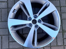 Load image into Gallery viewer, 1x Alufelge 20 Zoll 8.5" 5x114.3 47ET Glanz 52910-T6110 Genesis Gv80 Mg FEL5111030941jy