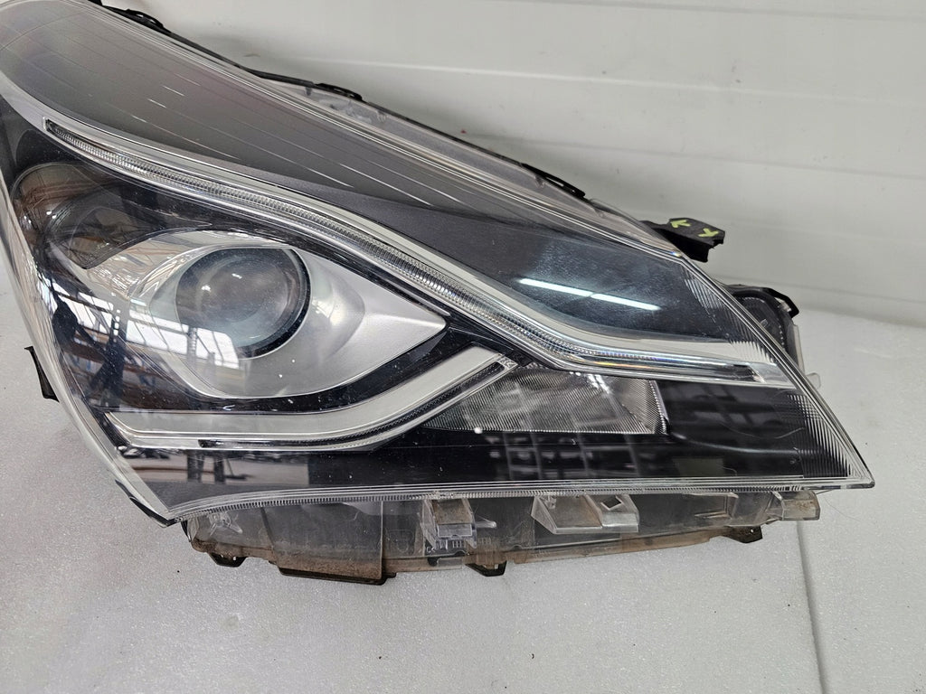 Frontscheinwerfer Toyota Yaris LED Rechts Scheinwerfer Headlight