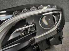 Laden Sie das Bild in den Galerie-Viewer, Frontscheinwerfer Mercedes-Benz X156 A1569062300 Links Scheinwerfer Headlight SCH7561785605nx