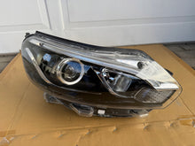 Laden Sie das Bild in den Galerie-Viewer, Frontscheinwerfer Toyota Proace Xenon Rechts Scheinwerfer Headlight SCH8767323155or