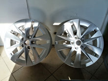 Load image into Gallery viewer, 1x Alufelge 17 Zoll 7.0" 5x112 46ET Glanz Silber 5E3601025 Skoda Octavia Iv FEL5583025173my