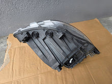 Laden Sie das Bild in den Galerie-Viewer, Frontscheinwerfer Mercedes-Benz Sprinter A9109068100 LED Links Headlight