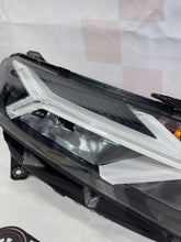 Laden Sie das Bild in den Galerie-Viewer, Frontscheinwerfer Dacia Sandero III Logan Jogger 260107920R Rechts Headlight SCH2873897522ow