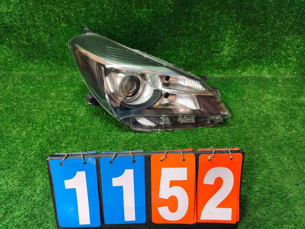 Frontscheinwerfer Toyota Yaris CSC29783 Rechts Scheinwerfer Headlight SCH1104339395om