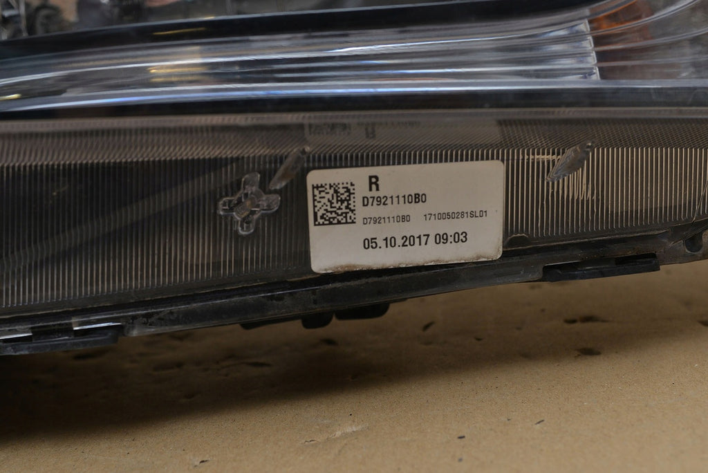 Frontscheinwerfer Hyundai Tucson 92102-D7100 Rechts Scheinwerfer Headlight SCH7569177513po