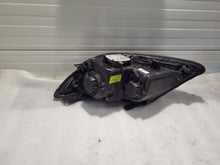 Load image into Gallery viewer, Frontscheinwerfer Kia Sorento I 2P924 Rechts Scheinwerfer Headlight SCH6269009136tb