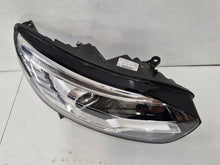 Laden Sie das Bild in den Galerie-Viewer, Frontscheinwerfer Renault Grand Scenic 260100943R- Rechts Scheinwerfer Headlight SCH7113710228tp
