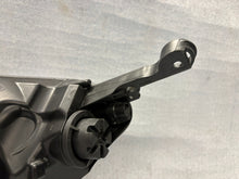 Laden Sie das Bild in den Galerie-Viewer, Frontscheinwerfer Opel Astra J 13253647 1EG010011-02 Rechts Headlight SCH8742912610jx
