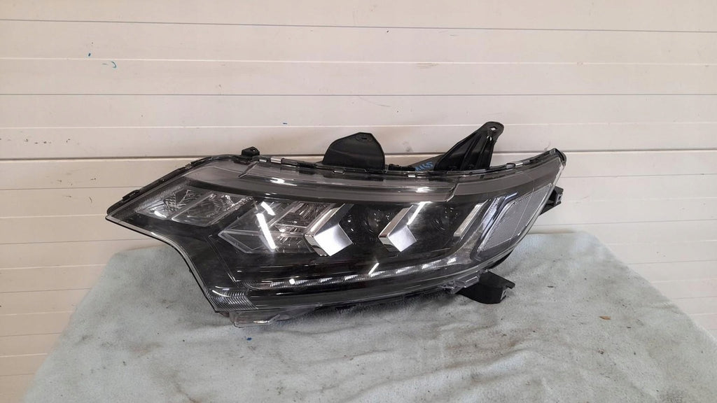 Frontscheinwerfer Mitsubishi Outlander III 8301D3-31 Links Headlight