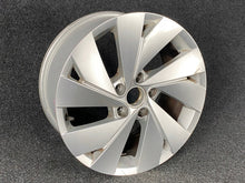 Laden Sie das Bild in den Galerie-Viewer, 1x Alufelge 17 Zoll 7.5" 5x112 51ET 5H0601025C VW Golf Viii Rim Wheel FEL4844027106bs