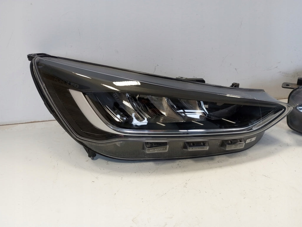 Frontscheinwerfer Ford Focus NX7B-13E015-CD NX7B-13E014-CD LED Rechts oder Links SCH8410398052ut