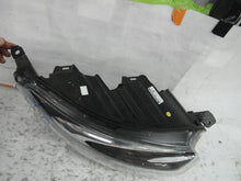 Laden Sie das Bild in den Galerie-Viewer, Frontscheinwerfer Opel Vivaro Zafira Life 00218274-01 Xenon Rechts Headlight