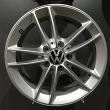 Laden Sie das Bild in den Galerie-Viewer, 4x Alufelge 16 Zoll 6.5" 5x112 44ET Glanz Silber A1774010100 Mercedes-Benz Caddy FEL7592573348ua