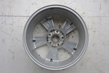 Laden Sie das Bild in den Galerie-Viewer, 1x Alufelge 17 Zoll 6.5" 5x112 46ET Glanz Silber 5E3601025 Skoda Octavia Iv FEL1678910979gm