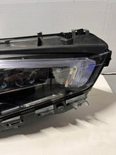 Load image into Gallery viewer, Frontscheinwerfer Mercedes-Benz X118 C118 A1189063200 LED Rechts Headlight