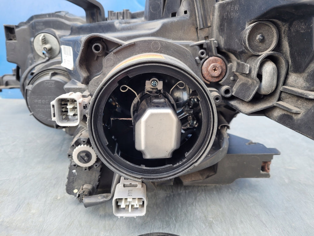 Frontscheinwerfer Mitsubishi Outlander III 8301C2-04 Xenon Rechts Headlight SCH4806059715mv