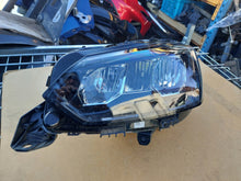 Laden Sie das Bild in den Galerie-Viewer, Frontscheinwerfer Peugeot 208 II 9833036380 Full LED Links Headlight SCH1385530335ku