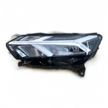 Laden Sie das Bild in den Galerie-Viewer, Frontscheinwerfer Dacia Sandero III Logan 260602561R LED Links Headlight