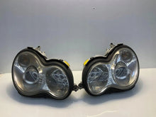 Laden Sie das Bild in den Galerie-Viewer, Frontscheinwerfer Mercedes-Benz A2038203559 2038203659 Ein Satz Headlight SCH9554894188ve